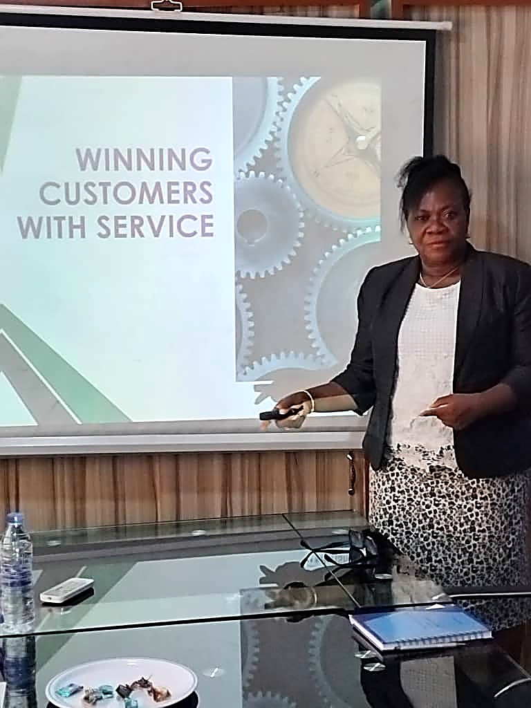 Facilitator presenting Winning Customers With Service